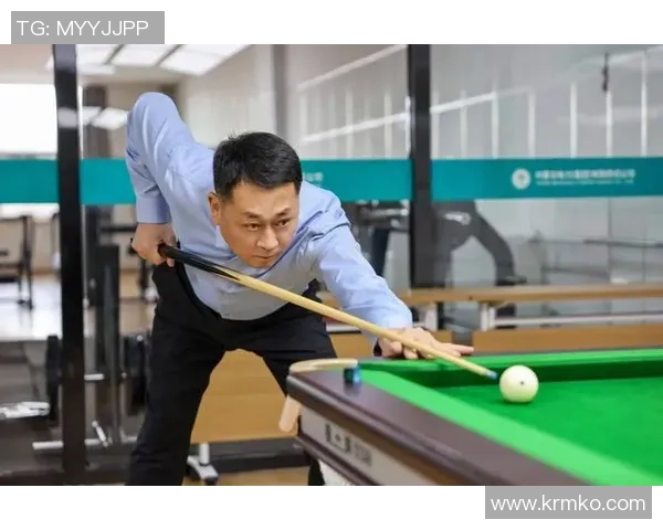 热血青春应援足球梦想携手共进展现团队精神与拼搏风采 热血青春应援足球梦想携手共进展现团队精神与拼搏风采